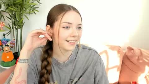Amelia  shows on mondays fridays and sundays  if anything changes im giving updates on my fansly  online show from June 26, 4:19 pm