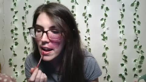 thistlefernsby online show from July 21, 2:12 am