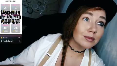 Snapshot of tia_meow chatting on October 31, 6:45 pm tiameow online show from October 31, 6:45 pm