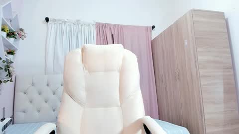 Tiana online show from October 28, 1:06 pm