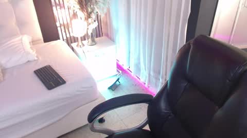 LIA online show from March 20, 3:06 pm