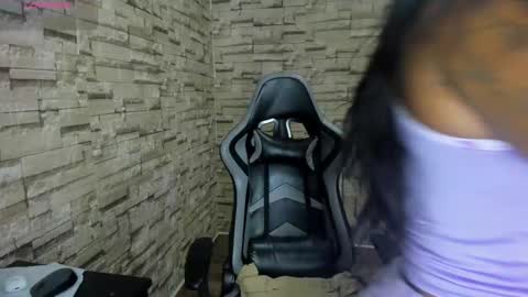 Snapshot of tifanny_fiire chatting on October 6, 11:27 am leidy online show from October 6, 11:27 am