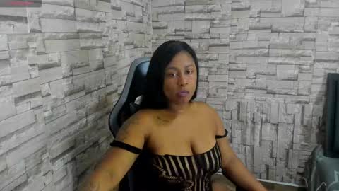 Snapshot of tifanny_fiire chatting on October 20, 11:57 am leidy online show from October 20, 11:57 am