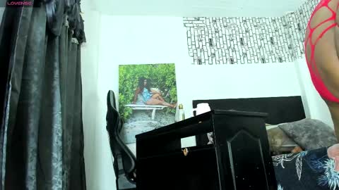 Snapshot of tifanny_fiire chatting on March 12, 7:57 am leidy online show from March 12, 7:57 am
