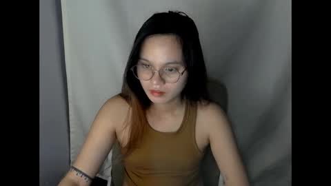 Snapshot of tifanny_foxdoll chatting on February 17, 7:44 pm Goddess Tifanny online show from February 17, 7:44 pm