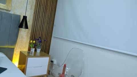 Dana Montoya online show from November 20, 9:16 pm