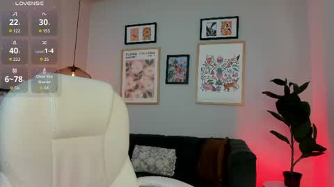 tiffany_low online show from June 11, 3:53 pm