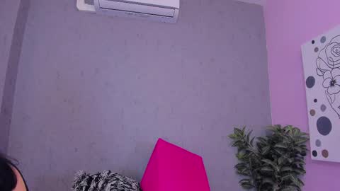 tiffany_mendez online show from April 11, 12:09 pm