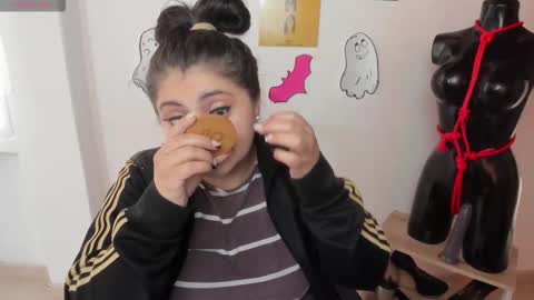 Snapshot of tiffanyamazing chatting on October 8, 1:04 pm TiffanyAmazing online show from October 8, 1:04 pm