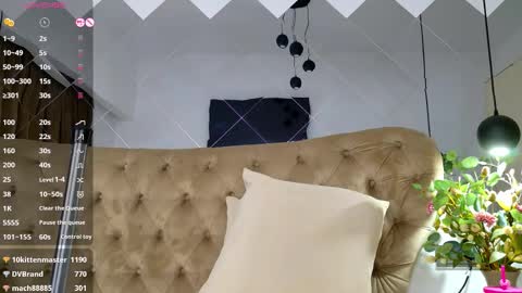 Tiffany online show from October 1, 8:08 am