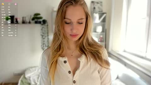 Elizabeth Elize online show from March 26, 11:34 am