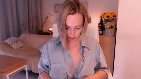 Tilly online show from December 20, 9:19 pm