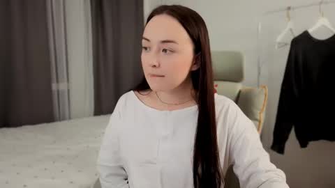 Mia online show from February 27, 7:46 pm