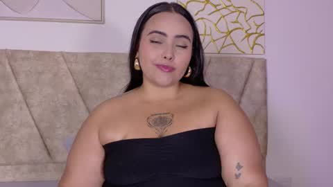 Snapshot of tinacurv chatting on September 15, 1:36 am tinacurv online show from September 15, 1:36 am