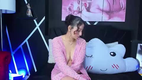 tinny_noa online show from May 25, 12:04 pm