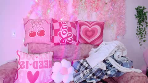 Tiny  online show from April 7, 7:10 am