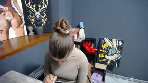 Snapshot of tiny_felicity chatting on September 17, 6:55 am Gloria online show from September 17, 6:55 am