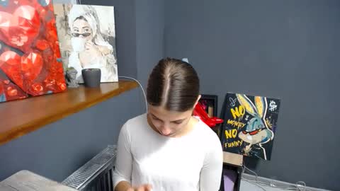 Snapshot of tiny_felicity chatting on September 18, 6:56 am Gloria online show from September 18, 6:56 am