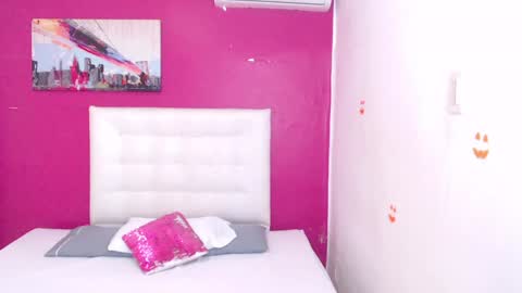 tiny_whore18 online show from January 6, 2:47 pm