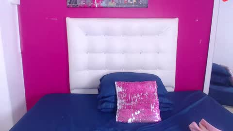 tiny_whore18 online show from October 8, 4:55 pm