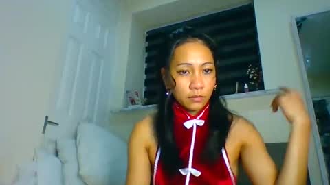 Tinyasian911718 sweetinyasian instagram online show from January 2, 5:29 pm