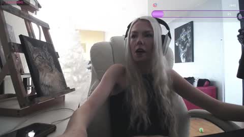 stage Kylie Sinner  brand CLITBAIT online show from February 16, 4:40 pm