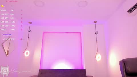 Luna  online show from December 16, 11:12 am