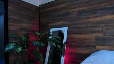 Instagram  tinyw0nder online show from April 22, 9:23 pm