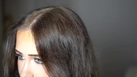 Lili online show from November 22, 3:58 pm