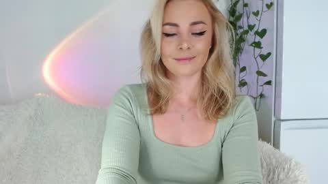 tokens_are_sexy online show from May 24, 9:25 pm