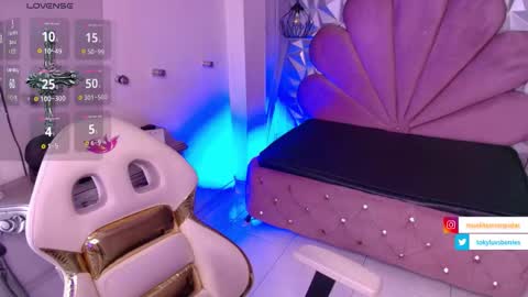 toky         online show from November 15, 8:10 pm