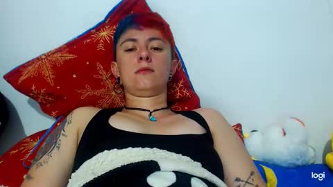 Snapshot of tomboyblue chatting on December 20, 12:30 am Blue online show from December 20, 12:30 am