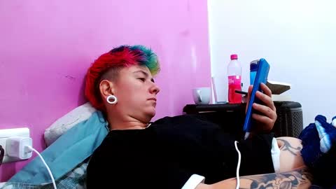 Snapshot of tomboyblue chatting on September 28, 2:07 am Blue online show from September 28, 2:07 am