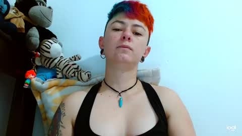 Snapshot of tomboyblue chatting on February 9, 3:01 pm Blue online show from February 9, 3:01 pm