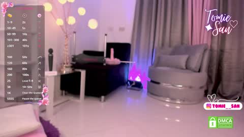 Snapshot of tomie_san chatting on February 10, 10:30 pm Tomie online show from February 10, 10:30 pm