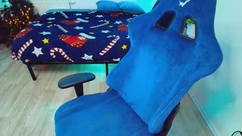 topcranberry online show from February 2, 2:43 am