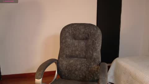 tori_just online show from April 22, 3:09 pm