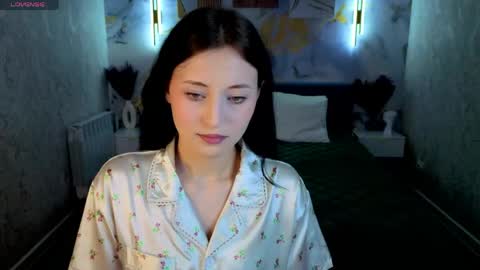 tracey_gill online show from May 17, 10:36 am
