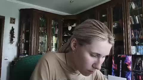 Lesly online show from June 18, 8:48 am