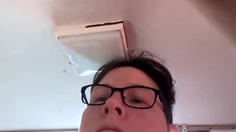 Julie online show from November 26, 6:31 pm