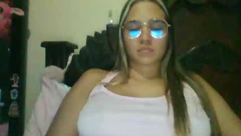 triana_bell online show from March 8, 3:48 am
