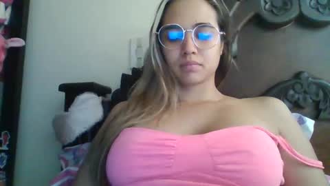 triana_bell online show from February 6, 4:03 pm