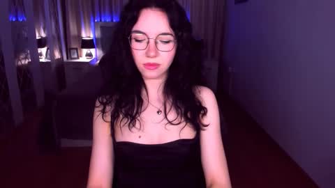 TriciaDaisy online show from May 24, 4:22 am