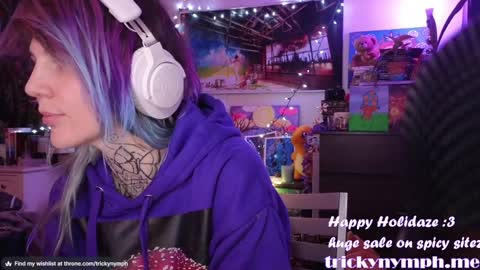 Snapshot of tricky_nymph chatting on December 28, 3:15 am Cassie online show from December 28, 3:15 am