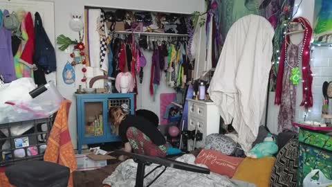 Snapshot of tricky_nymph chatting on February 2, 7:25 pm Cassie online show from February 2, 7:25 pm