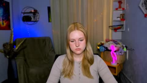 Trixy online show from March 13, 1:23 pm