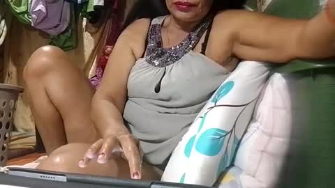 Mae online show from February 1, 8:18 pm