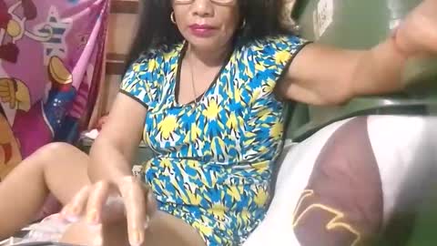 Mae online show from April 2, 10:07 pm