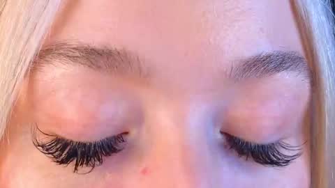 twinklefluff online show from March 11, 2:40 pm