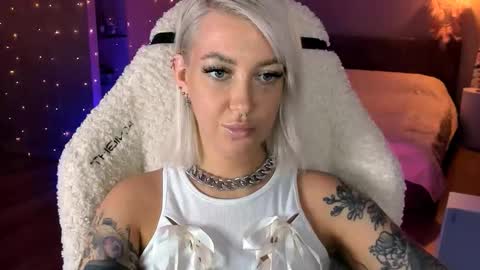 Miley online show from November 7, 12:22 pm